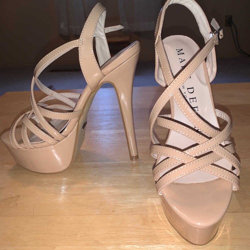 Marc Defang Size 6 nude platform heels